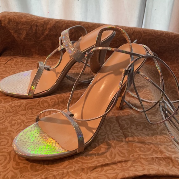 Brand new holographic heels - Picture 2 of 5
